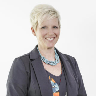 Joni Sivey headshot