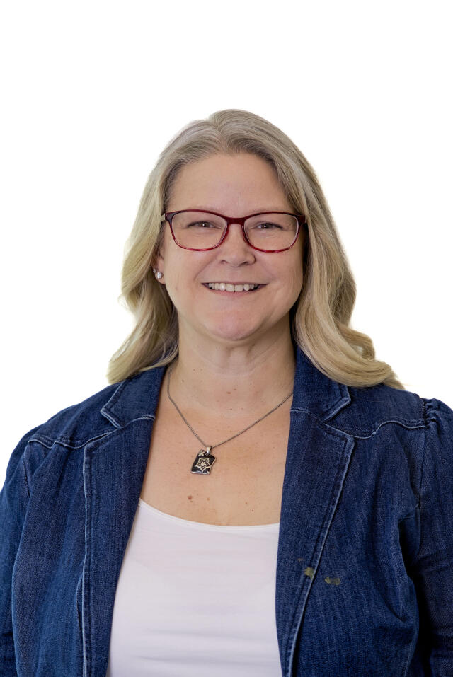 Headshot of Pam Steurer
